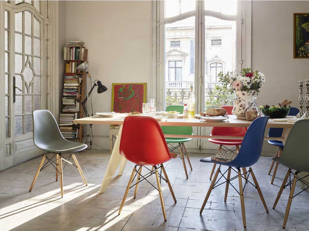 Vitra-Eames-Platisc-Side-Chair-sfeer